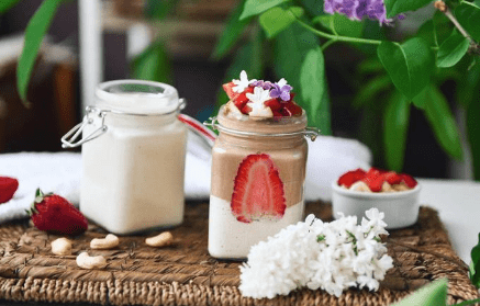 Fitness recept: Vegánsky pohár s domácim kešu jogurtom
