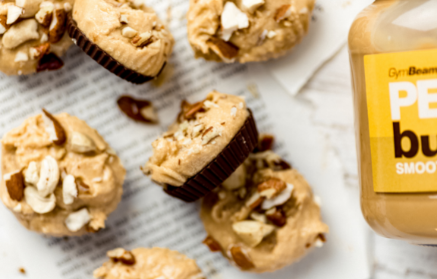 Fitness recept: Rýchle arašidové košíčky s proteínom a čokoládou